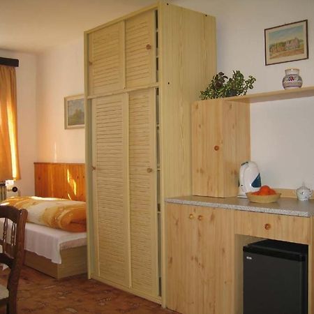 Penzion Nevcehle Urbanov Luaran gambar